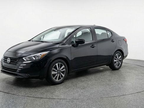 Used 2025 Nissan Versa SV FWD image 3
