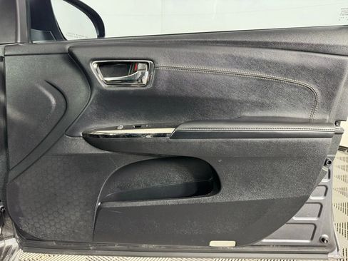 Used 2013 Toyota Avalon Limited image 41