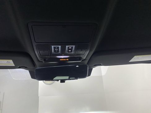 Used 2021 Land Rover Defender 110 S image 22