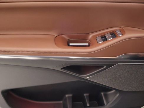 New 2025 Lincoln Navigator L Reserve AWD/4WD image 18
