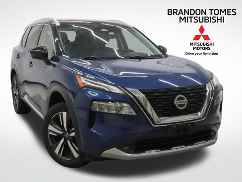 Used 2021 Nissan Rogue Platinum FWD image 1
