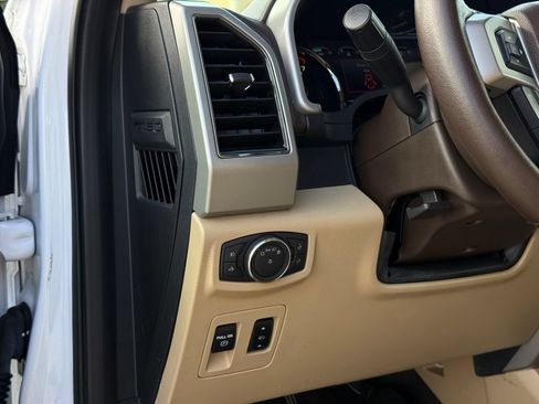 Used 2019 Ford F150 Lariat RWD image 7
