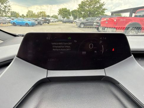 Used 2025 Toyota Prius LE FWD image 19
