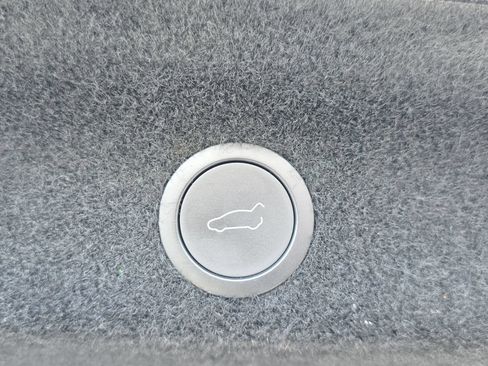 Used 2026 Tesla Model Y 2WD image 13