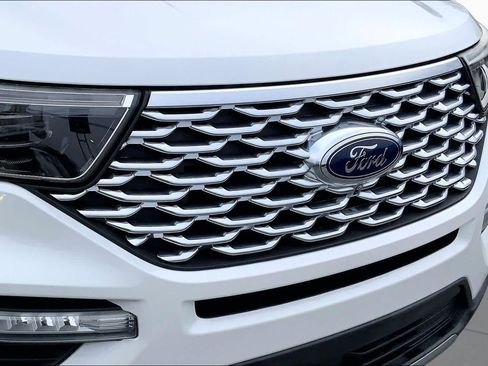 Used 2020 Ford Explorer Platinum w/ Premium Technology Package AWD/4WD image 27