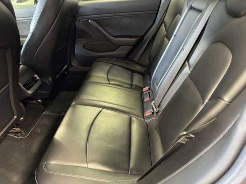 Used 2017 Tesla Model 3 RWD image 10