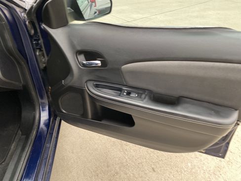 Used 2013 Dodge Avenger SE image 13