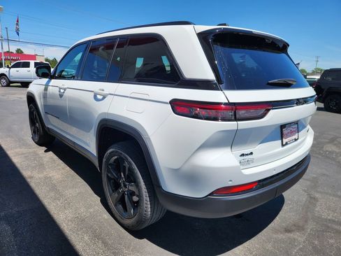 Used 2024 Jeep Grand Cherokee Limited w/ Luxury Tech Group II AWD/4WD image 5