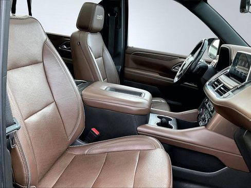 Used 2021 Chevrolet Suburban High Country image 7