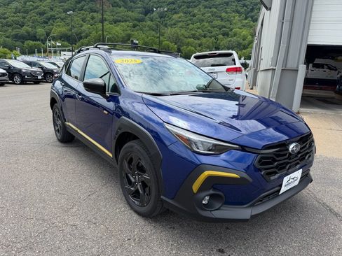 Used 2025 Subaru Crosstrek 2.5i Sport w/ Crosstrek Mirror Package AWD/4WD image 3