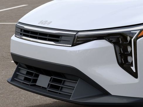 New 2026 Kia K4 LXS FWD image 13