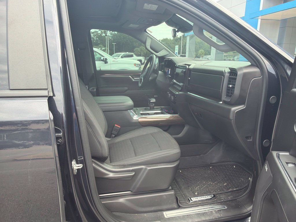 Used 2024 Chevrolet Silverado 1500 RST w/ All Star Edition Plus AWD/4WD image 9