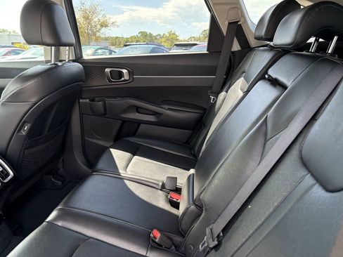 Used 2023 Kia Sorento S FWD image 20