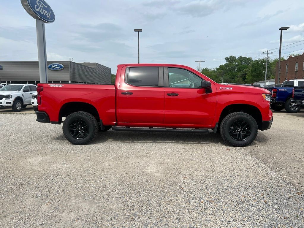 Used 2024 Chevrolet Silverado 1500 LT Trail Boss w/ Convenience Package II AWD/4WD image 9