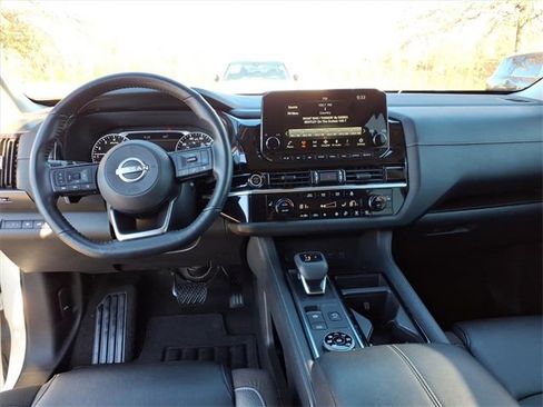 Certified 2024 Nissan Pathfinder SL image 7