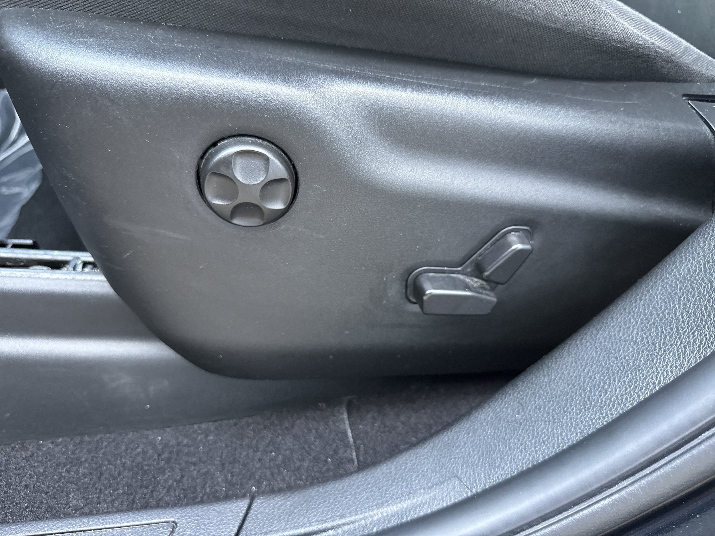 Used 2025 Dodge Durango GT AWD/4WD image 6