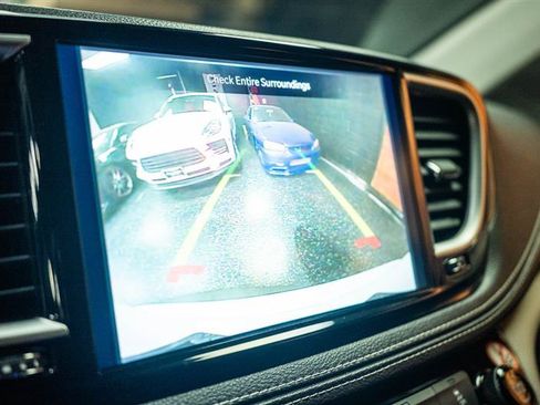 Used 2024 Chrysler Pacifica Limited FWD image 20