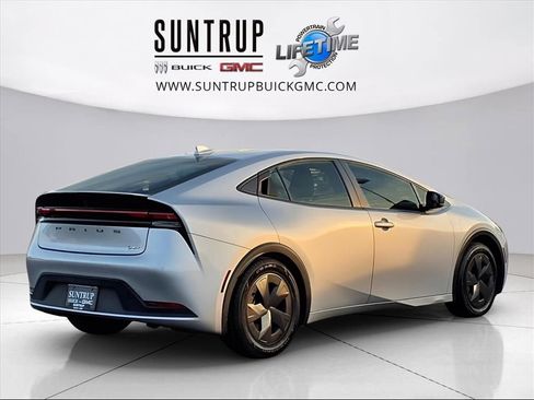 Used 2025 Toyota Prius Limited image 4