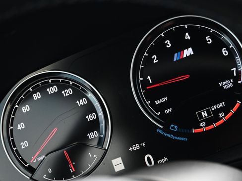 Used 2018 BMW M2 image 23