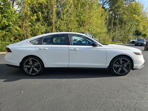 Used 2025 Honda Accord Sport image 25