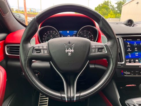 Used 2018 Maserati Levante GranSport AWD/4WD image 9
