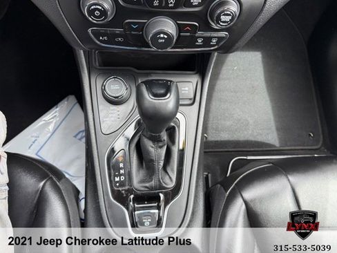 Used 2021 Jeep Cherokee Latitude Plus AWD/4WD image 26