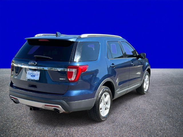 Used 2016 Ford Explorer XLT AWD/4WD image 3
