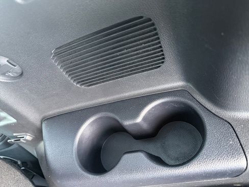 Used 2021 Toyota Highlander XLE image 39