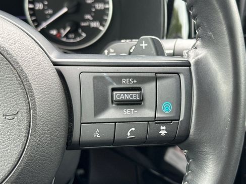 Used 2025 Nissan Pathfinder SV AWD/4WD image 29