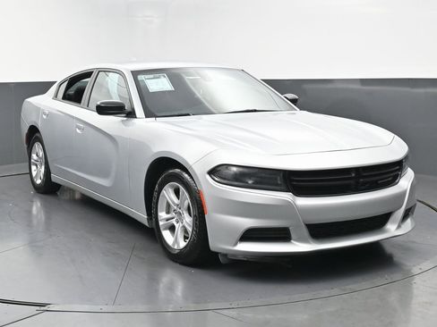 Used 2023 Dodge Charger SXT image 3