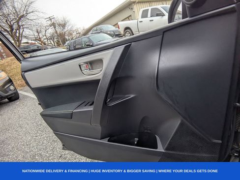 Used 2017 Toyota Corolla L image 29