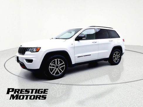 Used 2019 Jeep Grand Cherokee Trailhawk AWD/4WD image 3