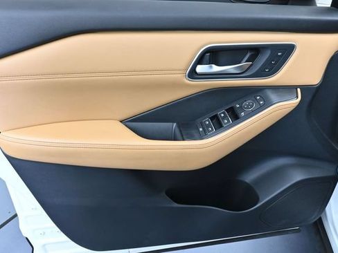 Used 2022 Nissan Rogue Platinum w/ Head-Up Display Package FWD image 27