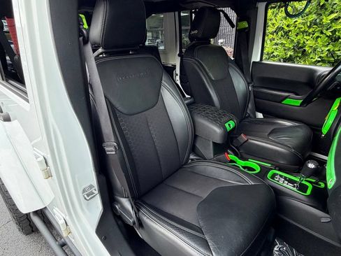 Used 2018 Jeep Wrangler Unlimited Sport AWD/4WD image 33