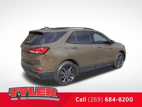 Used 2023 Chevrolet Equinox RS w/ RS Leather Package image 8