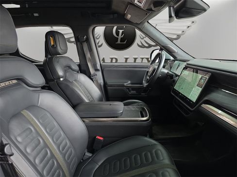 Used 2022 Rivian R1T Adventure image 15