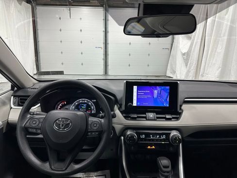 Used 2025 Toyota RAV4 XLE w/ Convenience Package AWD/4WD image 15