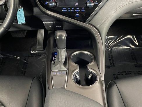 Used 2023 Toyota Camry SE image 16