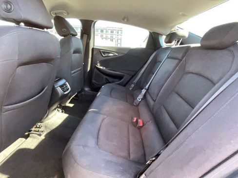 Used 2021 Chevrolet Malibu LT image 24