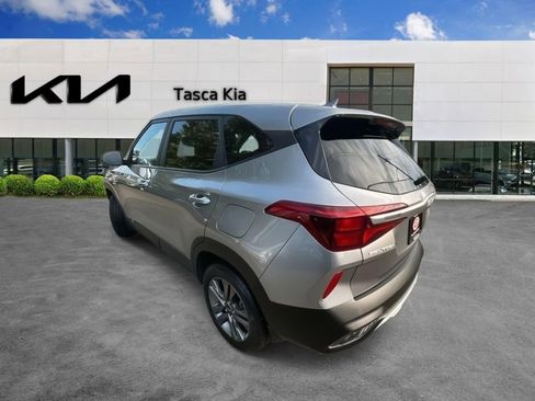 Used 2023 Kia Seltos LX image 2