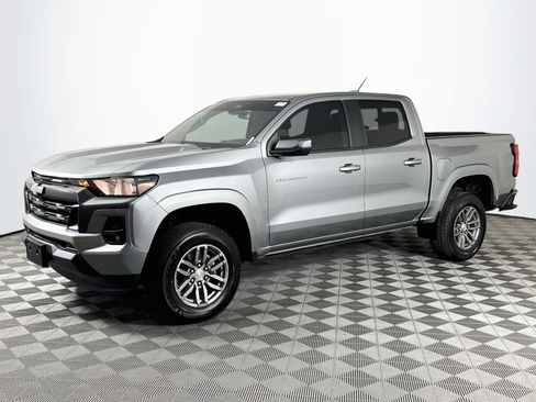 Used 2023 Chevrolet Colorado LT w/ LT Convenience Package II RWD image 4