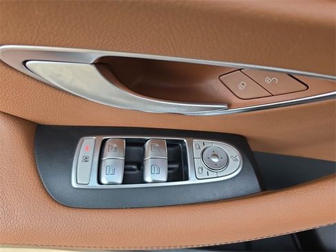 Used 2023 Mercedes-Benz E 450 4MATIC Cabriolet image 31