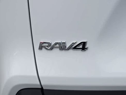 Certified 2025 Toyota RAV4 LE AWD/4WD image 10