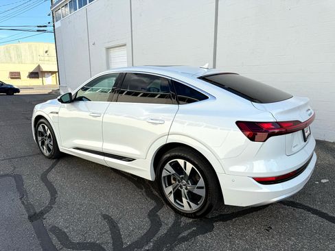 Used 2020 Audi e-tron Premium Plus image 11