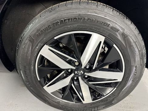 Used 2021 Kia Sorento EX w/ Panoramic Sunroof Package image 6