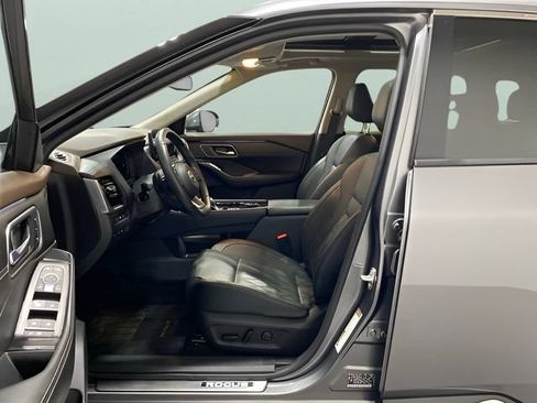Certified 2023 Nissan Rogue Platinum w/ Platinum Premium Package AWD/4WD image 11