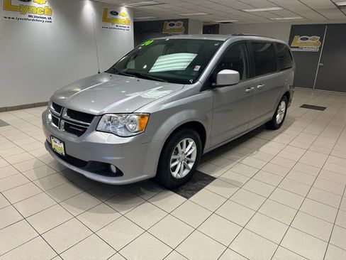 Used 2020 Dodge Grand Caravan SXT FWD image 2