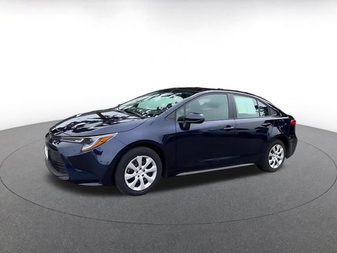 Used 2025 Toyota Corolla LE FWD image 8
