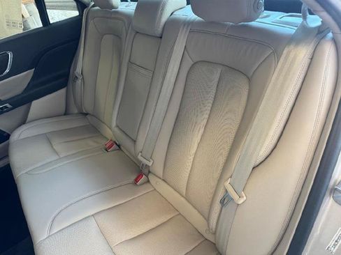 Used 2017 Lincoln Continental Reserve w/ Technology Package FWD image 10