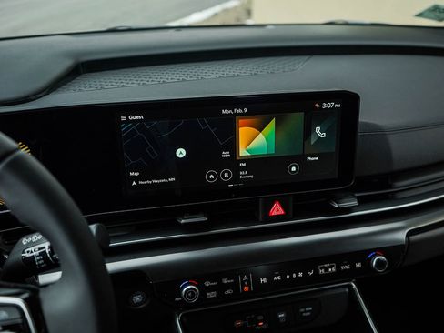 New 2026 Kia Carnival FWD image 24